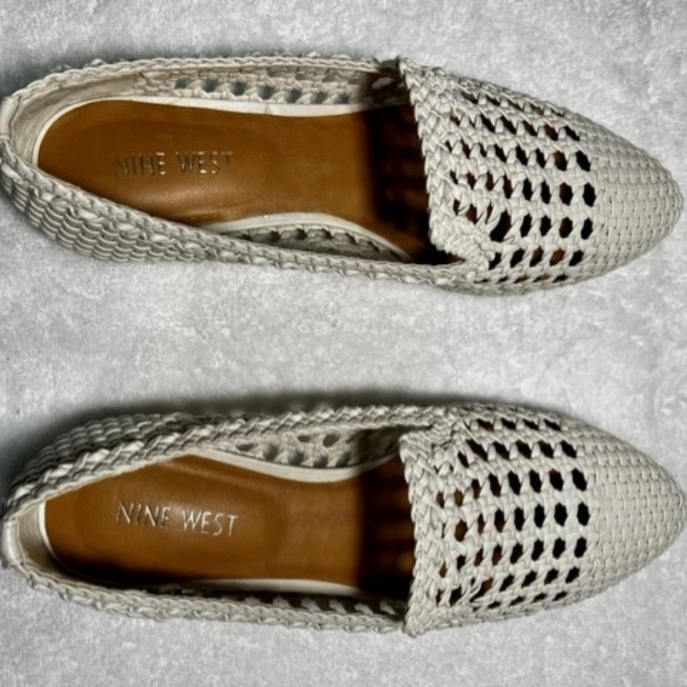 Nine West Women's casual flat slip on shoes. Cream color. Size 8M.